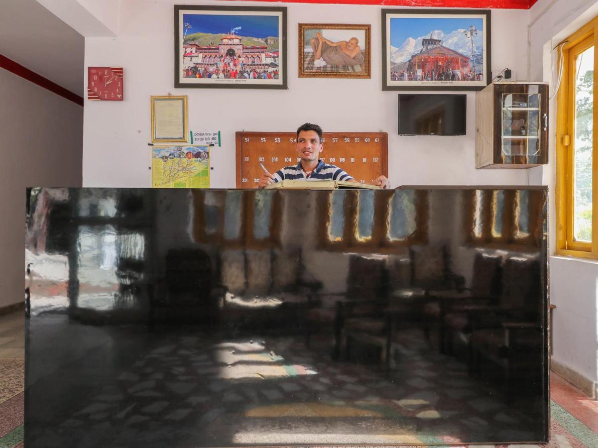Oyo 63541 Hotel New Indra Lodge Joshimath Bagian luar foto